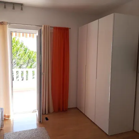 Apartament Sruk *